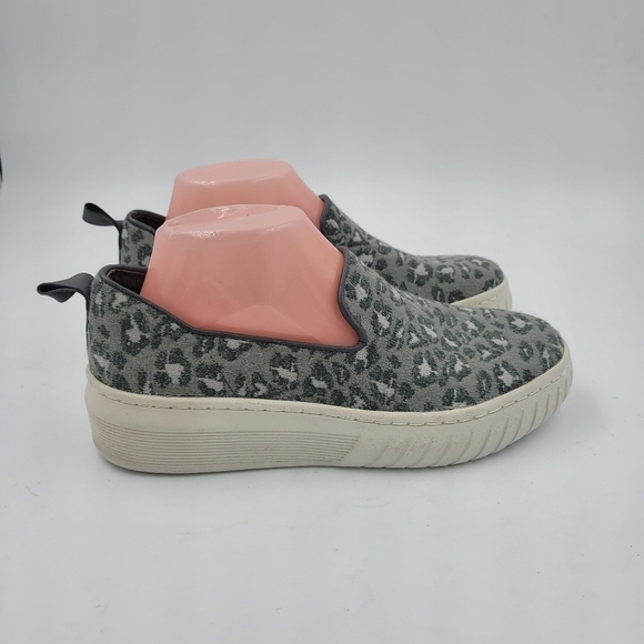 Sofft Somers Limited Edition Gray Leopard Print Pavina Slip-On Knit Shoe Sz 8.5 - Picture 4 of 11